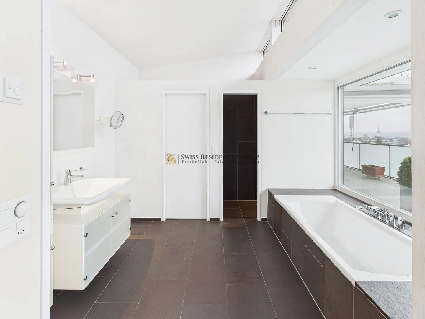 Elegante 5.5-Zimmer-Penthousewohnung mit Liftzugang, Cheminée & grosser Terrasse - Foto 16 von 18