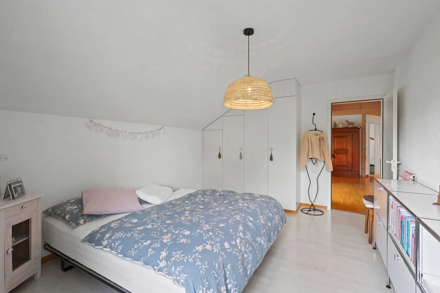 Two-family house: Plenty of space, plenty of potential - Photo 19 of 24