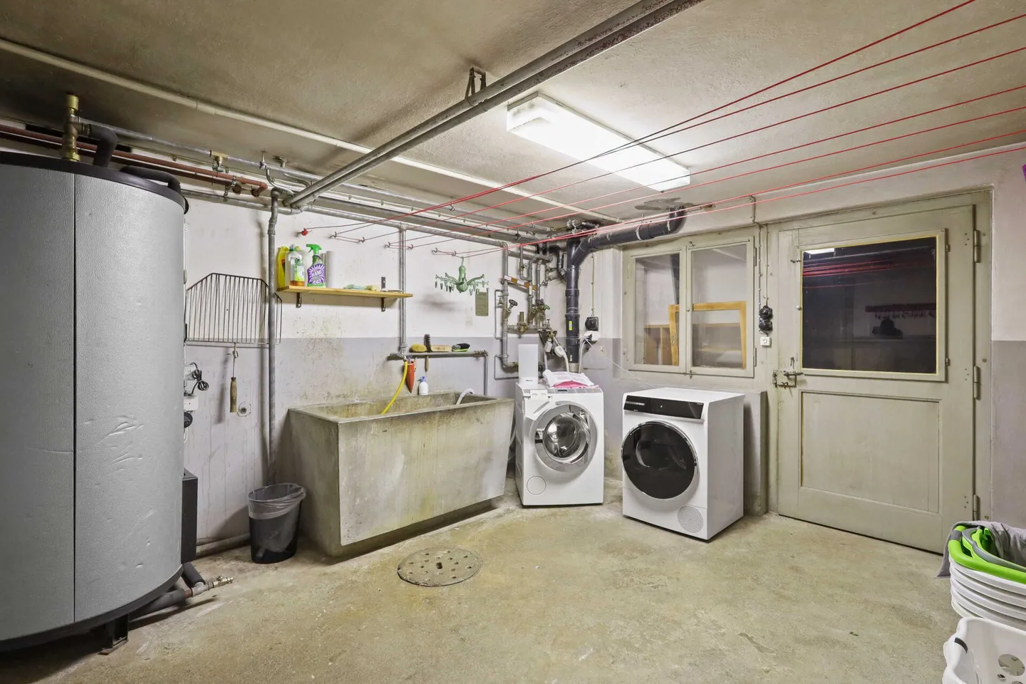 Two-family house: Plenty of space, plenty of potential - Photo 22 of 24
