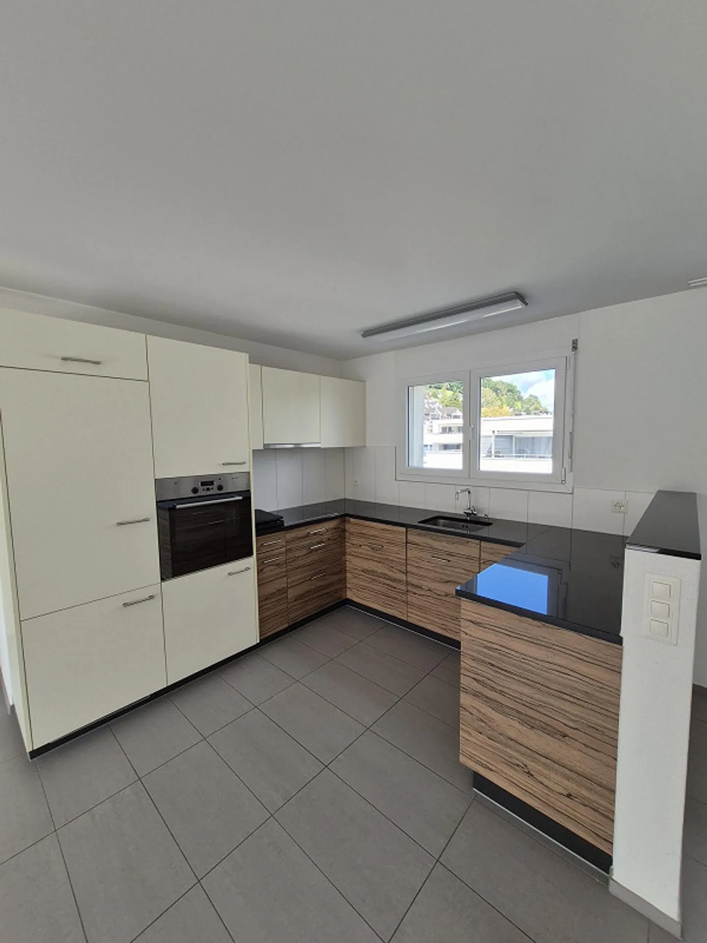 2½ Room Attic Apartment - Photo 3 of 11