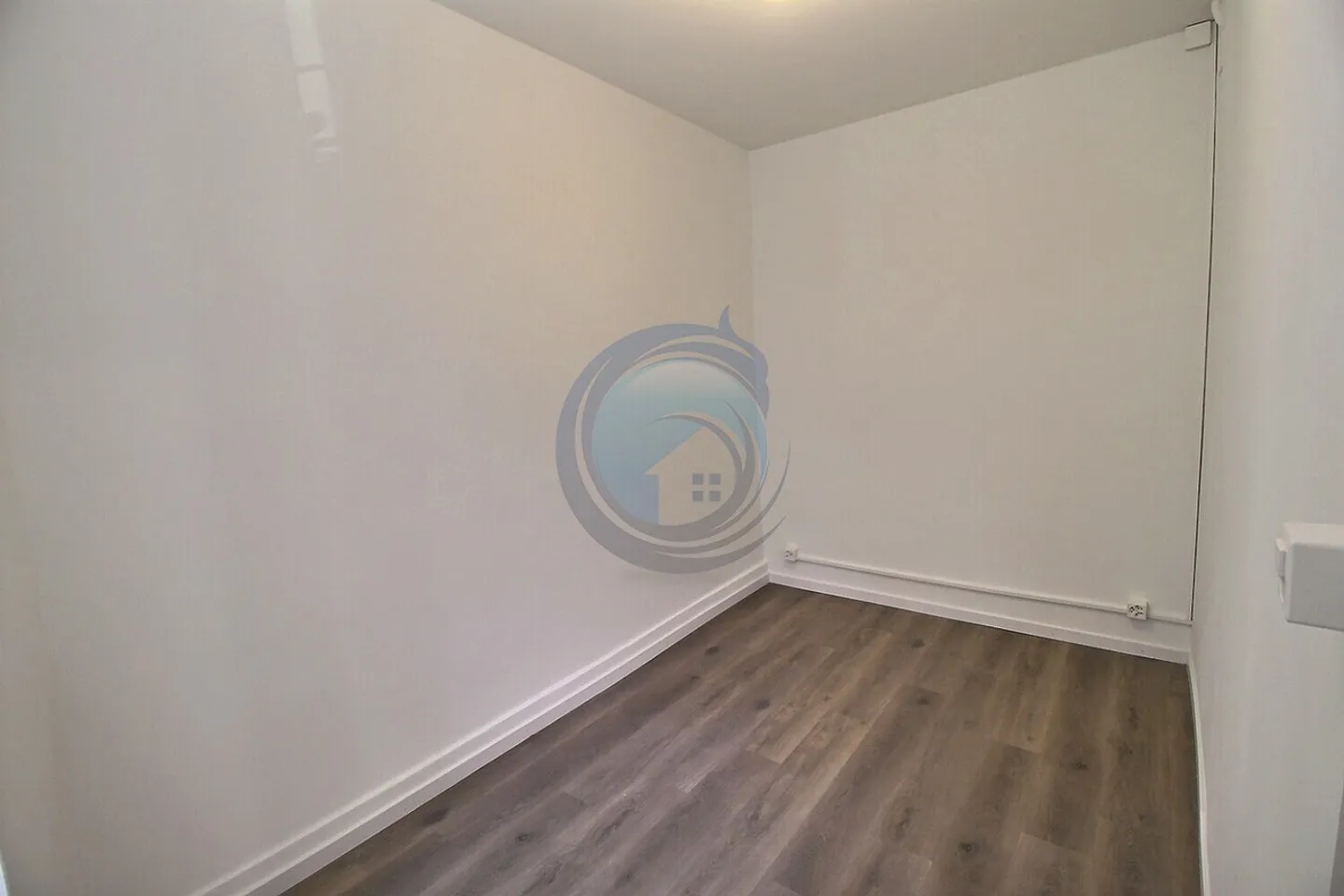 APPARTEMENT RÉNOVÉ DE 1,5 PIÈCES AU COEUR DE LA VIEILLE VILLE DE VEVEY - Foto 6 di 12