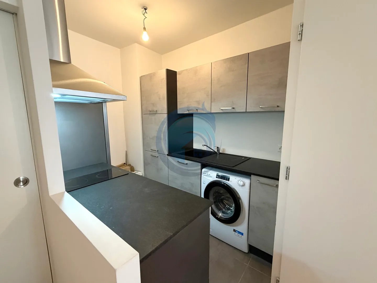 APPARTEMENT RÉNOVÉ DE 1,5 PIÈCES AU COEUR DE LA VIEILLE VILLE DE VEVEY - Foto 5 di 12