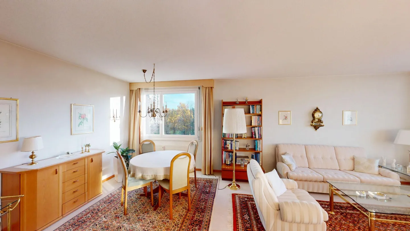 5½ Room Apartment with a View in a Family-Friendly Location - Photo 3 of 12