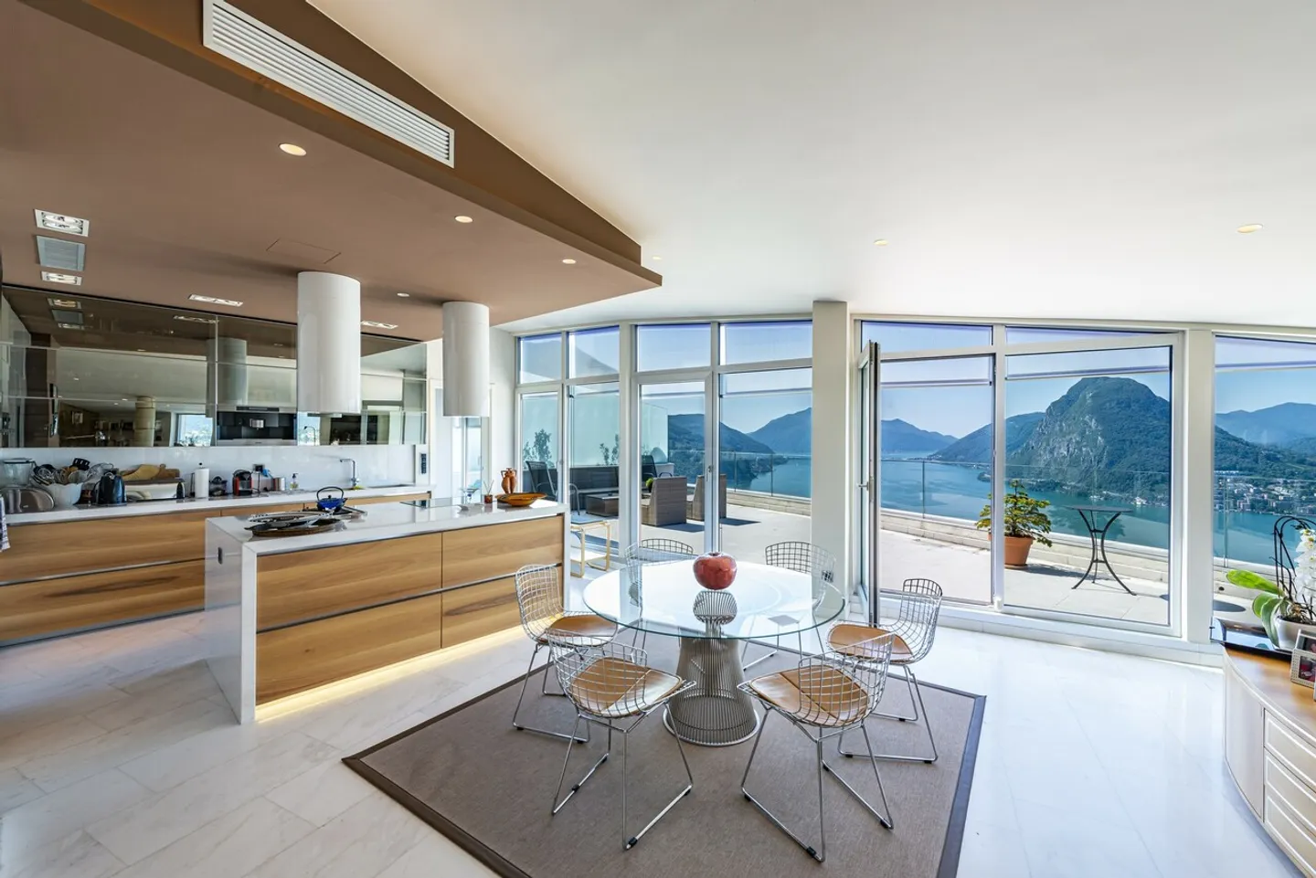 Luxurious Duplex Penthouse in a Dominant Position - Photo 1 of 16