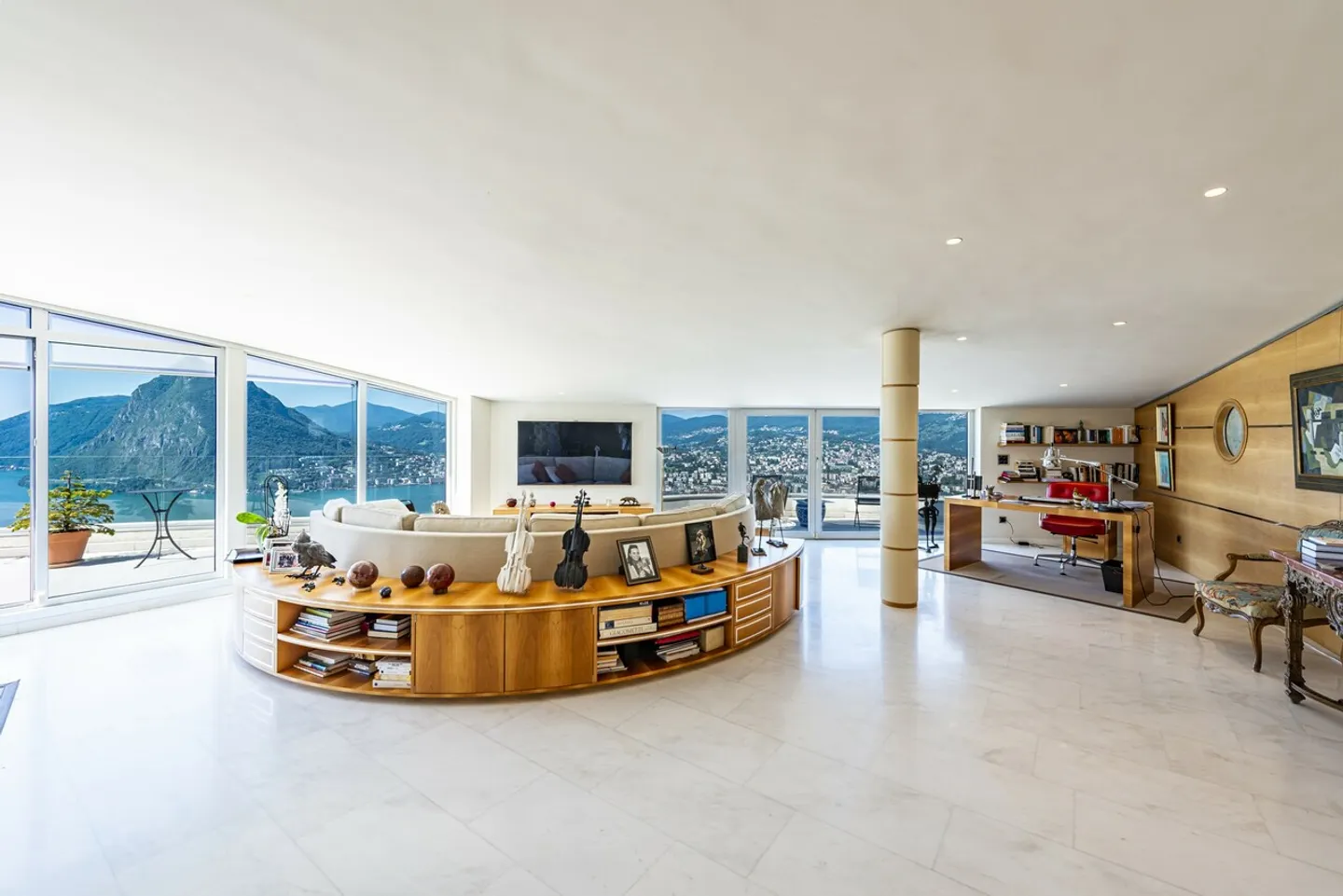 Luxurious Duplex Penthouse in a Dominant Position - Photo 5 of 16