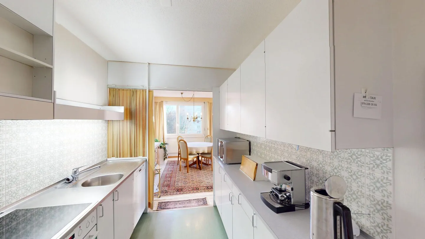 5½ Room Apartment with a View in a Family-Friendly Location - Photo 11 of 12