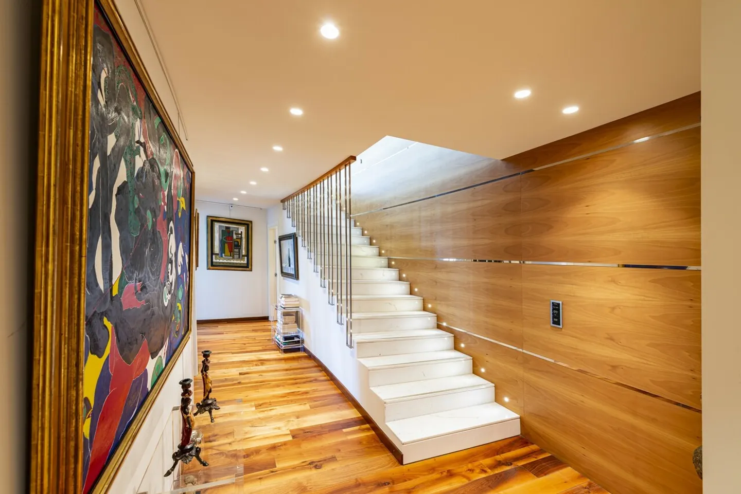 Luxurious Duplex Penthouse in a Dominant Position - Photo 7 of 16