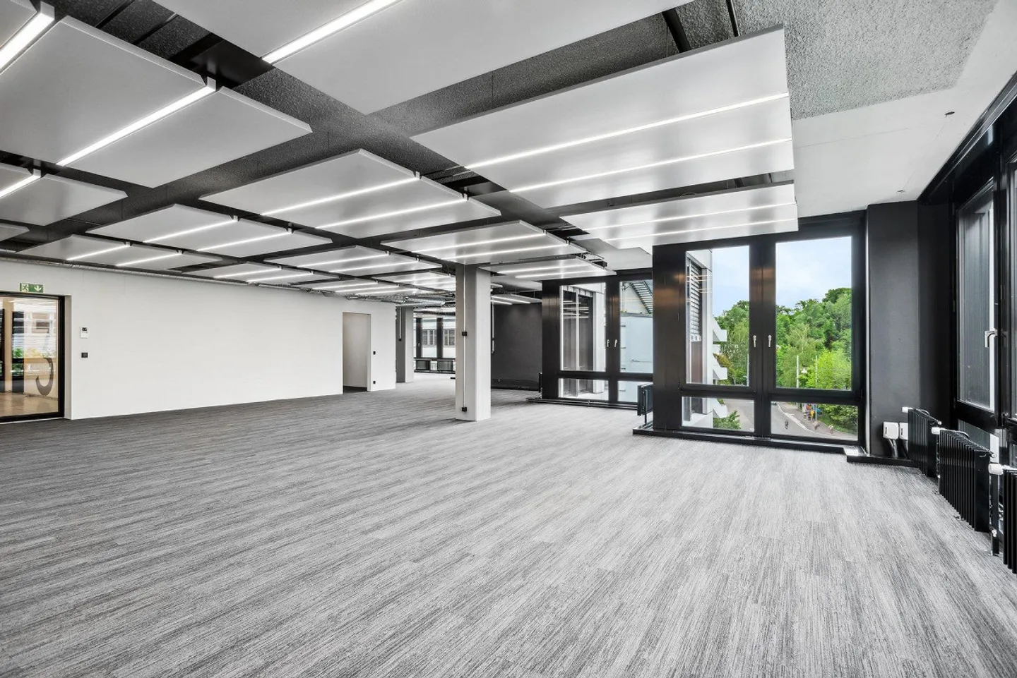 Top developed office: 4-6 months rent-free: Grab it now! - Photo 7 of 12