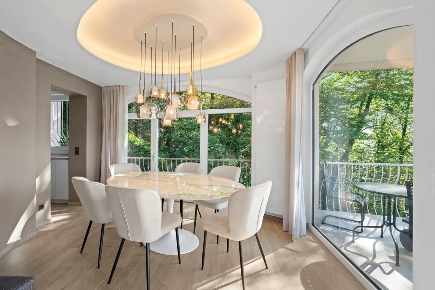 Montagnola – APPARTAMENTO ESCLUSIVO DI 3,5 STANZE IN UNA VILLA CON SOLI 4 UNITA', UN'OASI DI DESIGN NEL VERDE - Foto 6 di 13