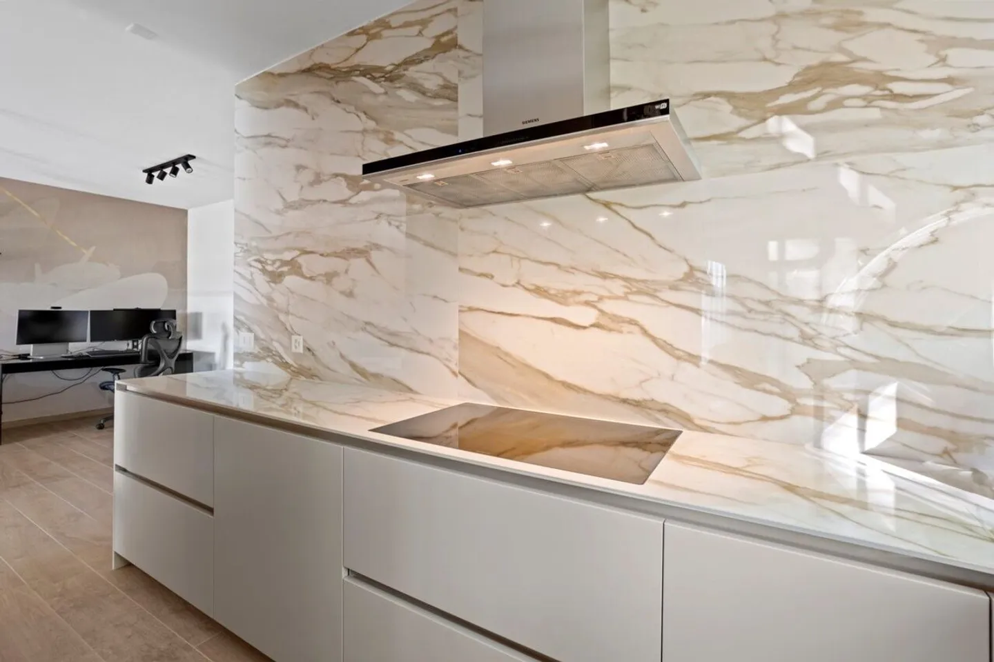 Montagnola – APPARTAMENTO ESCLUSIVO DI 3,5 STANZE IN UNA VILLA CON SOLI 4 UNITA', UN'OASI DI DESIGN NEL VERDE - Foto 9 di 13