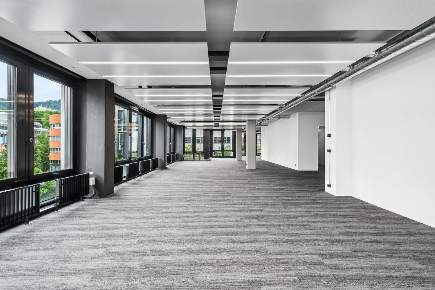 Top developed office: 4-6 months rent-free: Grab it now! - Photo 2 of 12