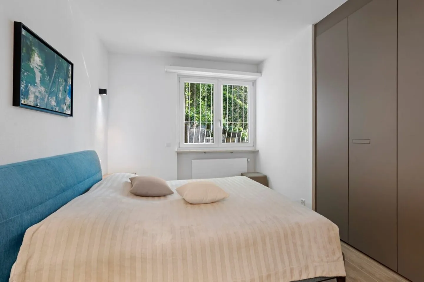 Montagnola – APPARTAMENTO ESCLUSIVO DI 3,5 STANZE IN UNA VILLA CON SOLI 4 UNITA', UN'OASI DI DESIGN NEL VERDE - Foto 10 di 13
