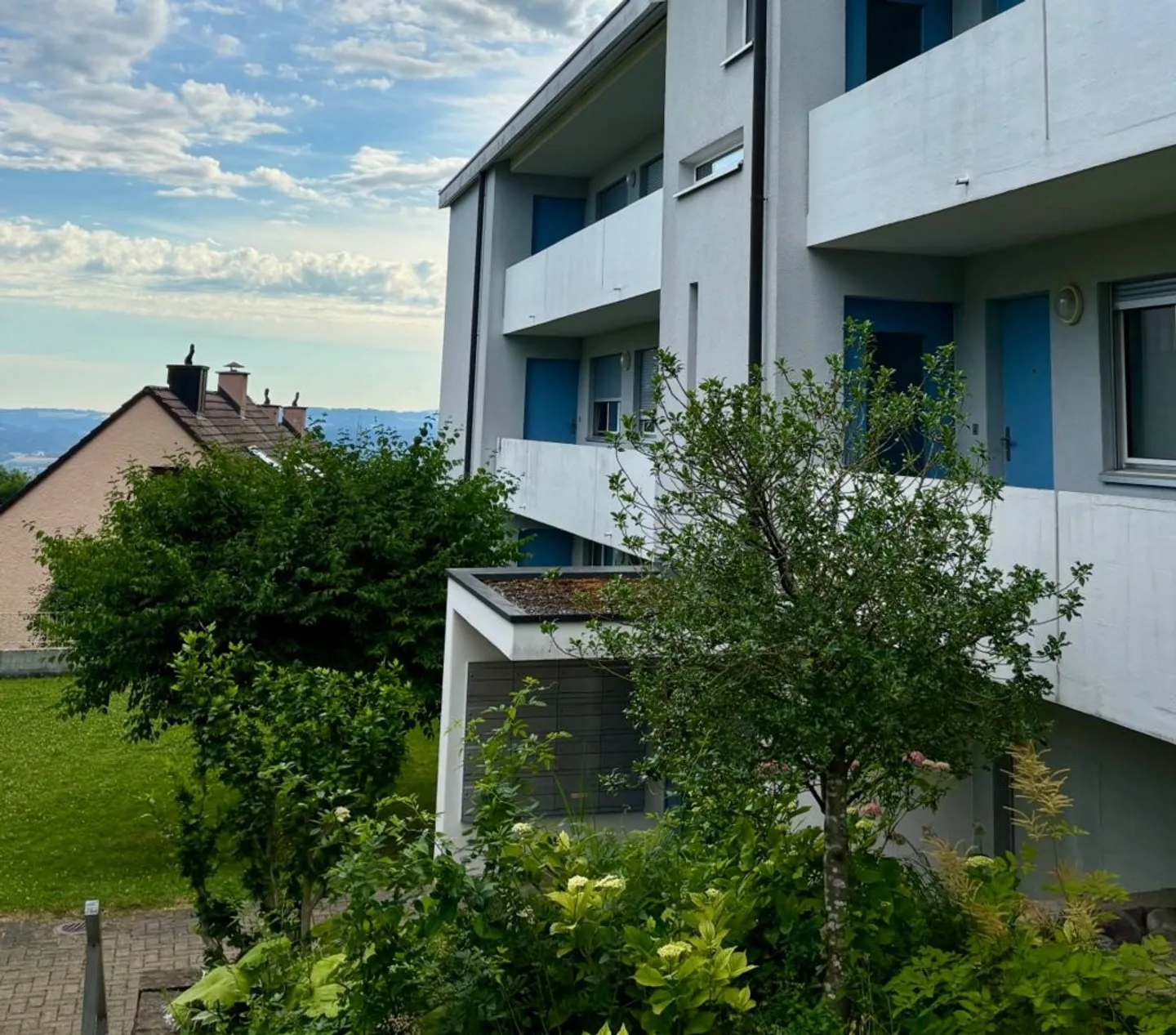 Living in a sunny and nature-friendly location - Photo 2 of 10