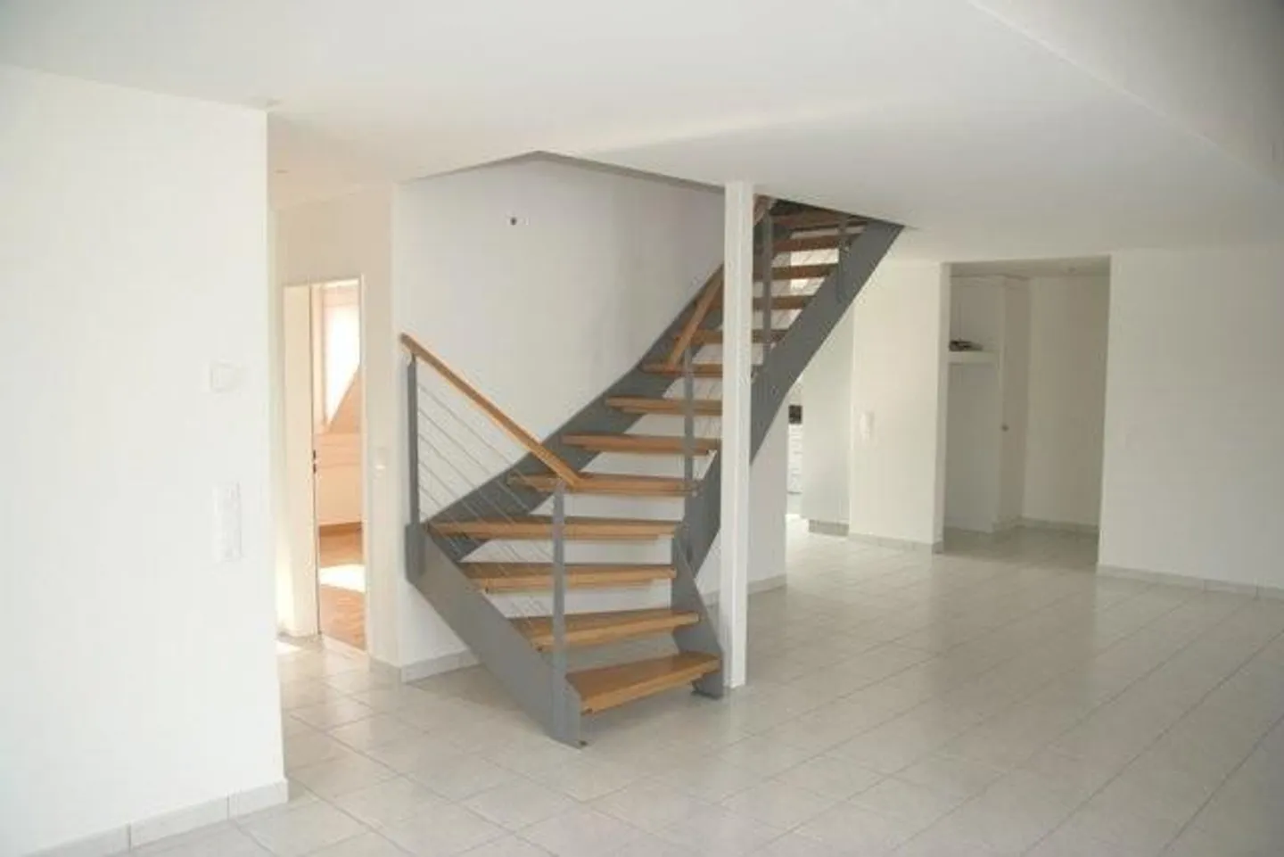 Exclusive 4.5-room maisonette apartment near S-Bahn - Photo 4 of 9