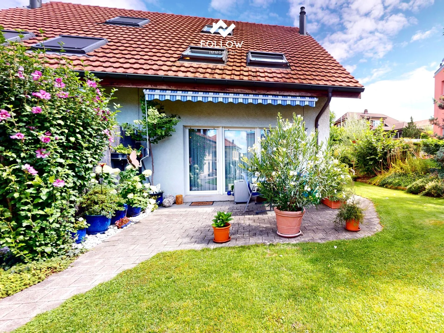 Family-friendly semi-detached house with garden and carport - Photo 2 of 12