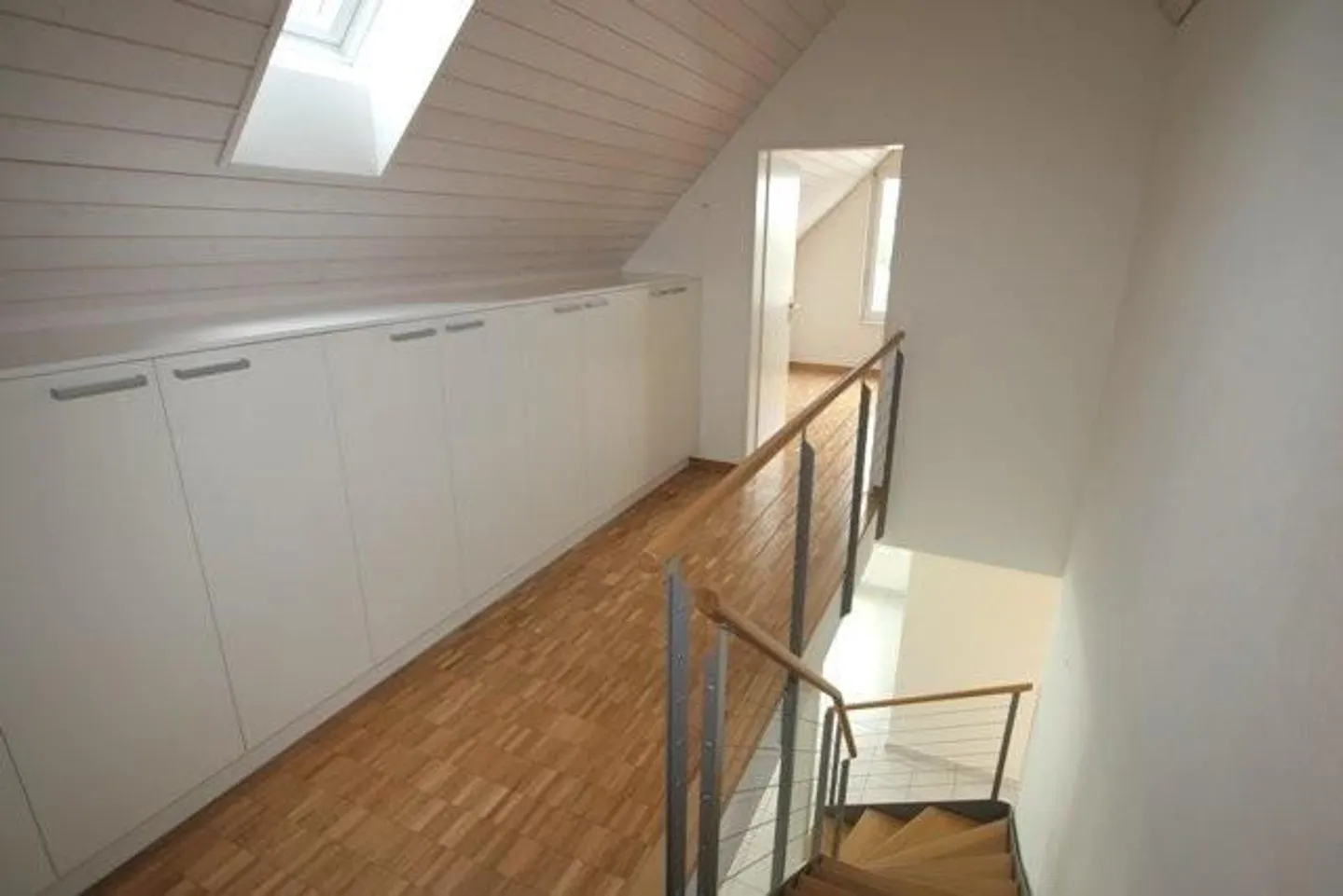Exclusive 4.5-room maisonette apartment near S-Bahn - Photo 8 of 9