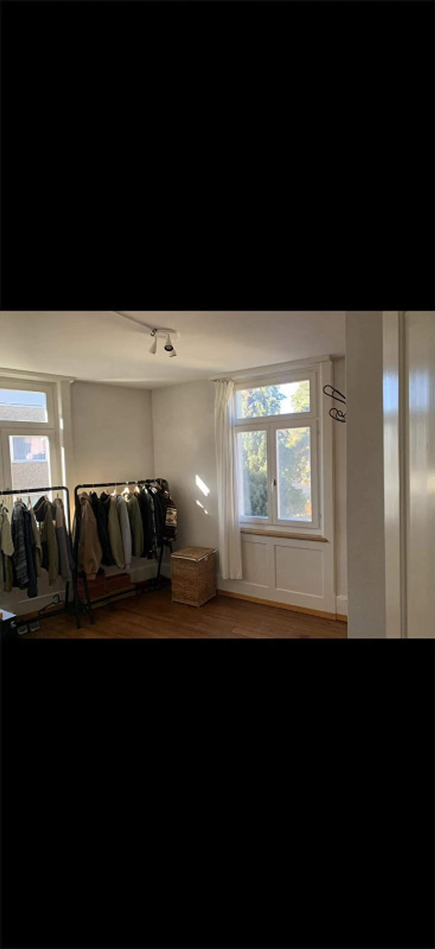 Appartamento d'epoca di 4 stanze con due balconi e posto auto a Thun - subaffitto - Foto 8 di 11