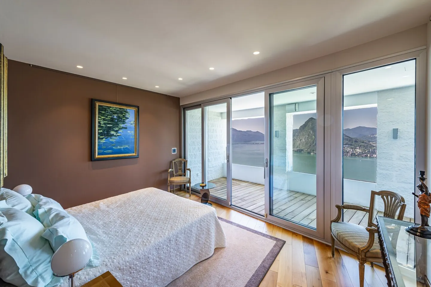 Luxurious Duplex Penthouse in a Dominant Position - Photo 16 of 16