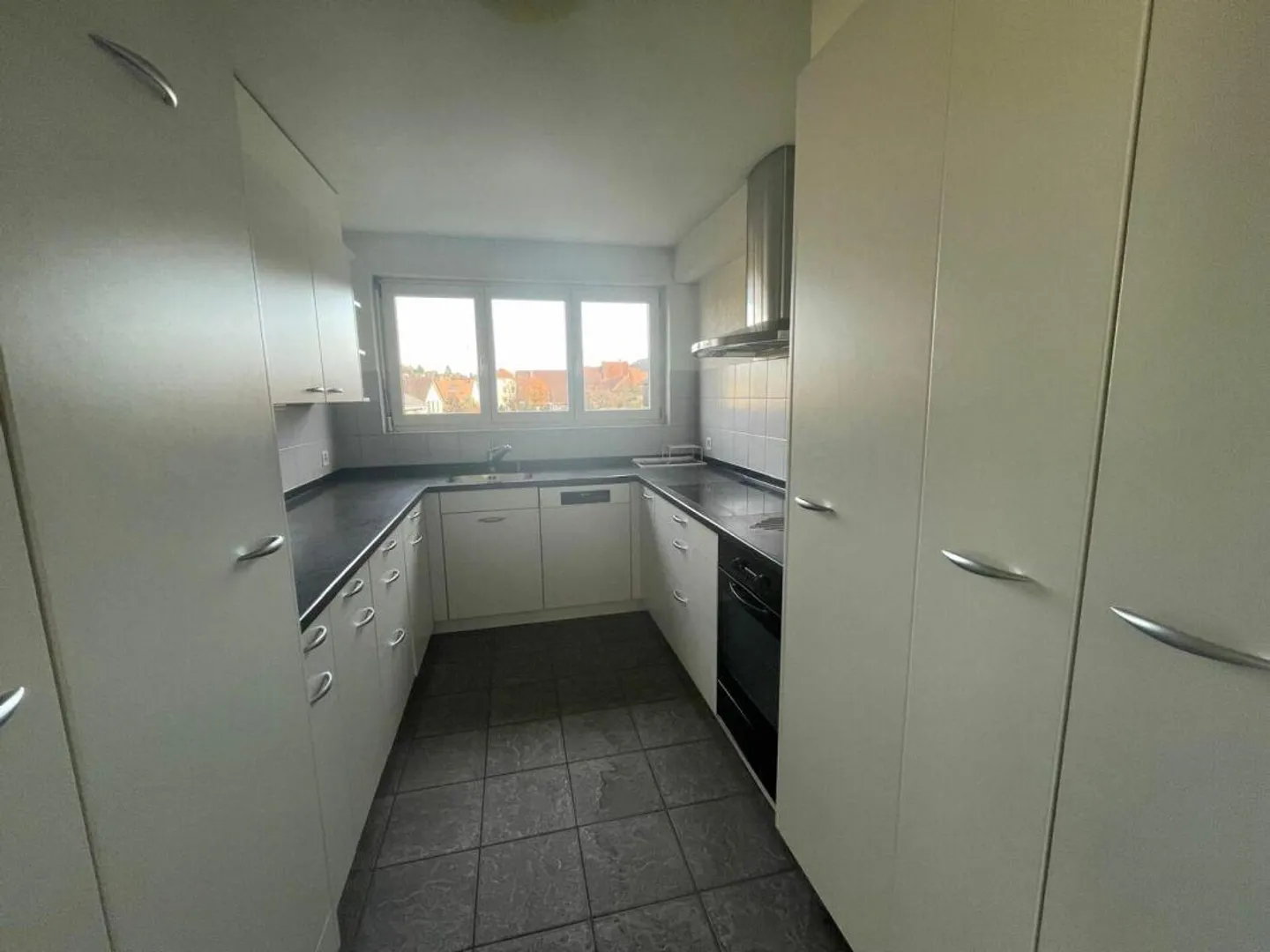 Property versatile use and great potential - Photo 4 of 11