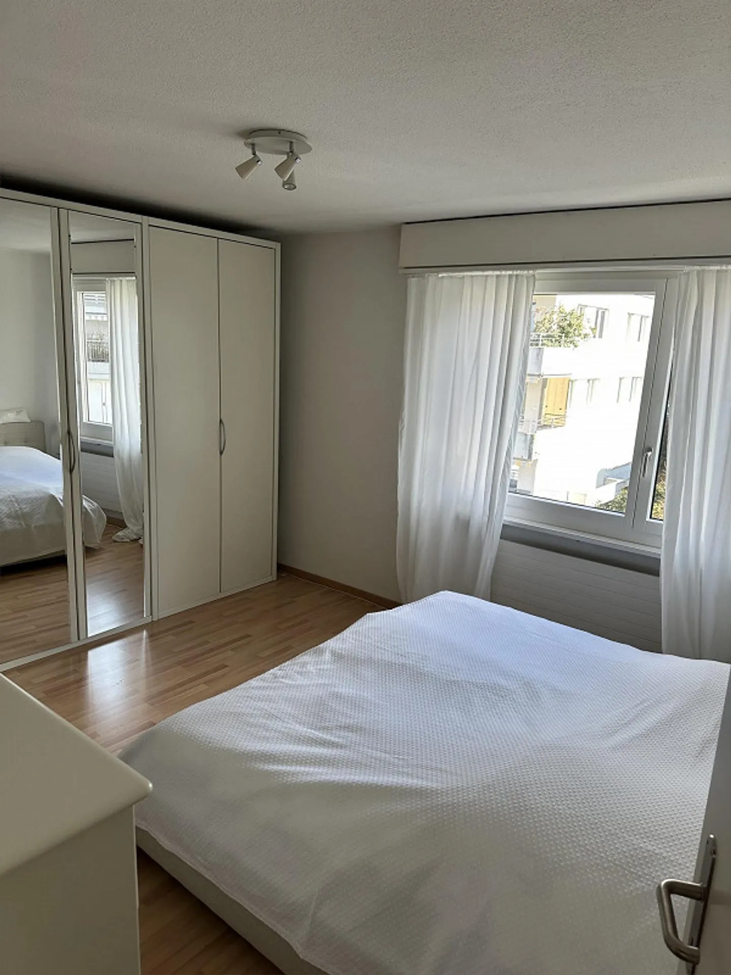 Helles Apartment mit Seesicht - Foto 3 von 8