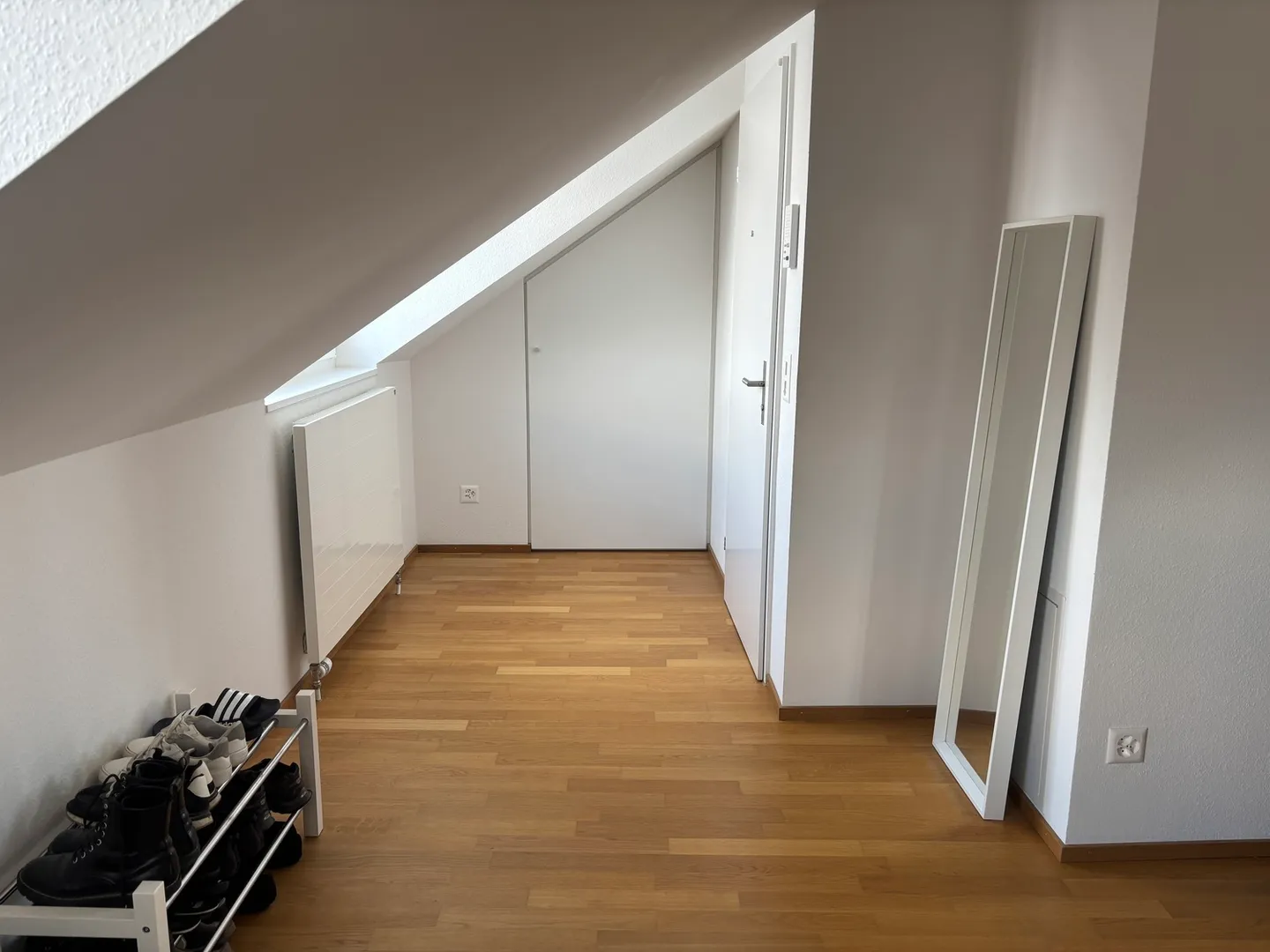 APPARTAMENTO SOTTO TETTO 1½ STANZE A LUCERNA, ARREDATO, TEMPORANEO - Foto 9 di 10