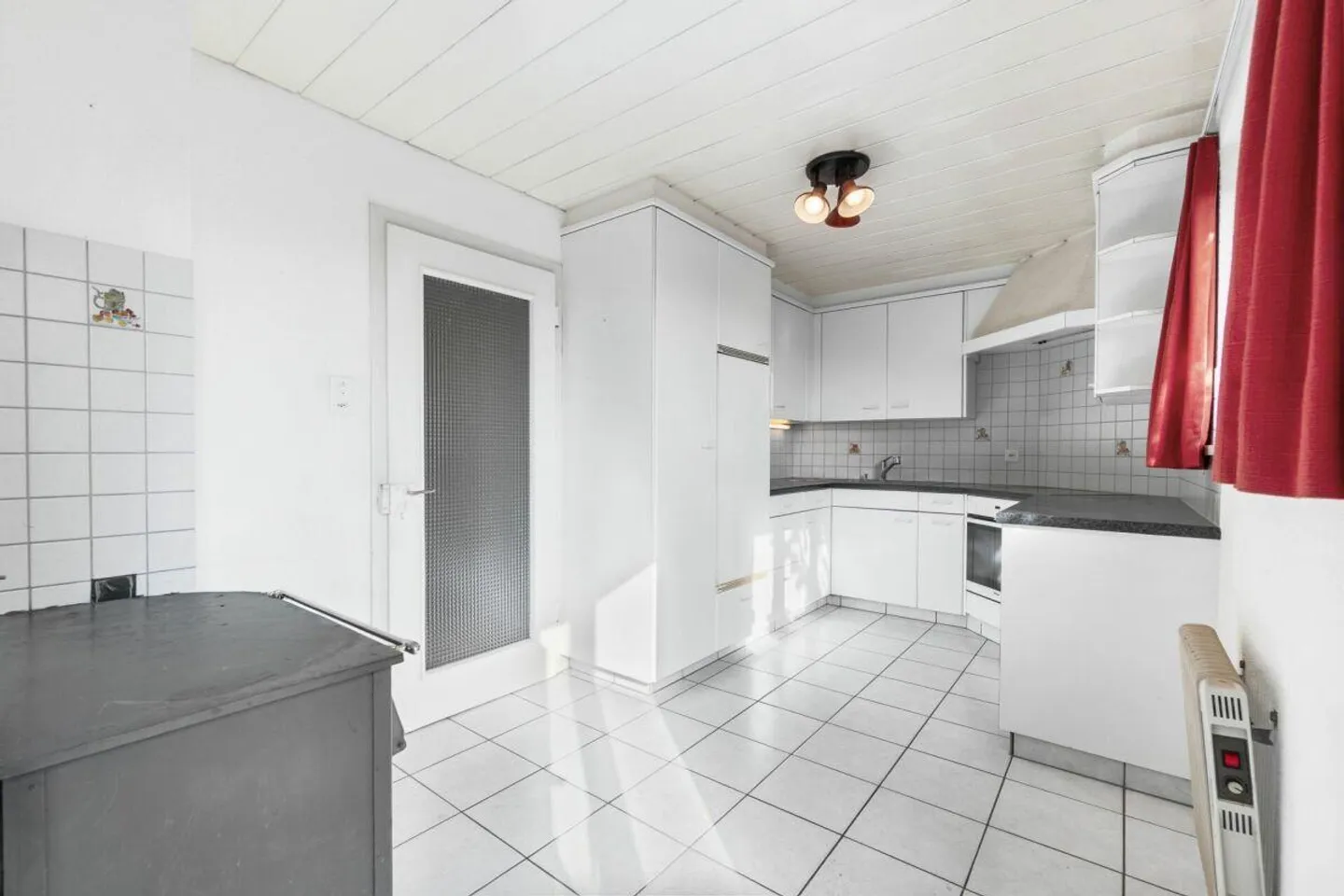 SPACIOUS WITH POTENTIAL - Photo 3 of 11