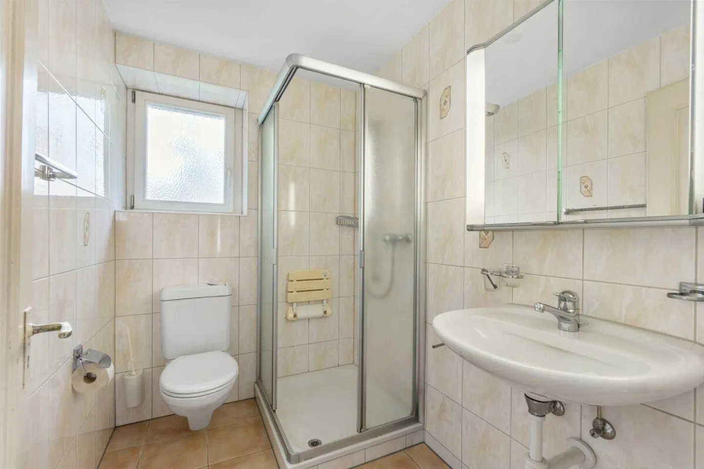 SPACIOUS WITH POTENTIAL - Photo 7 of 11