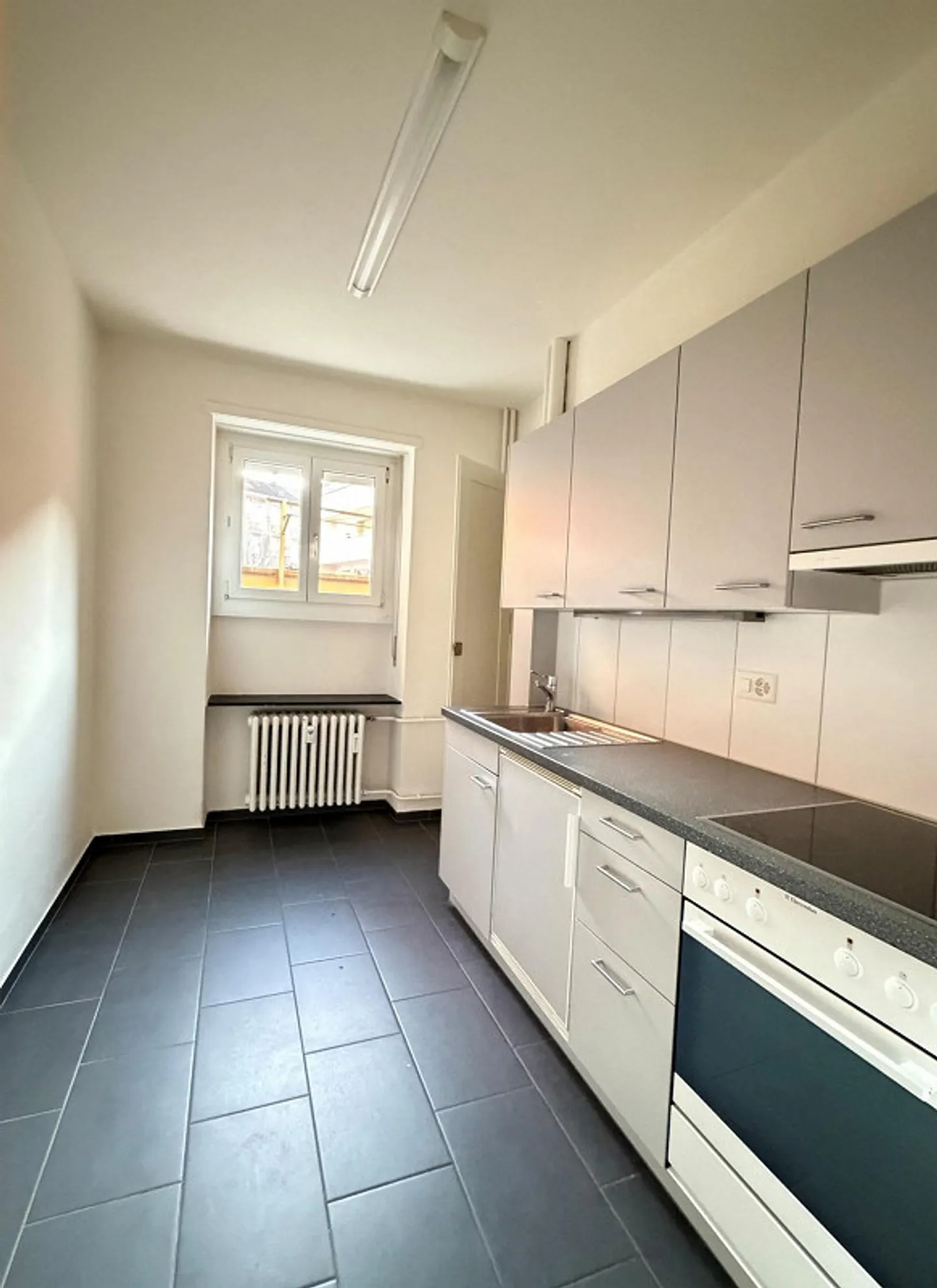 Appartamento affascinante con 1.5 stanze in posizione centrale a Claraplatz - Foto 1 di 4