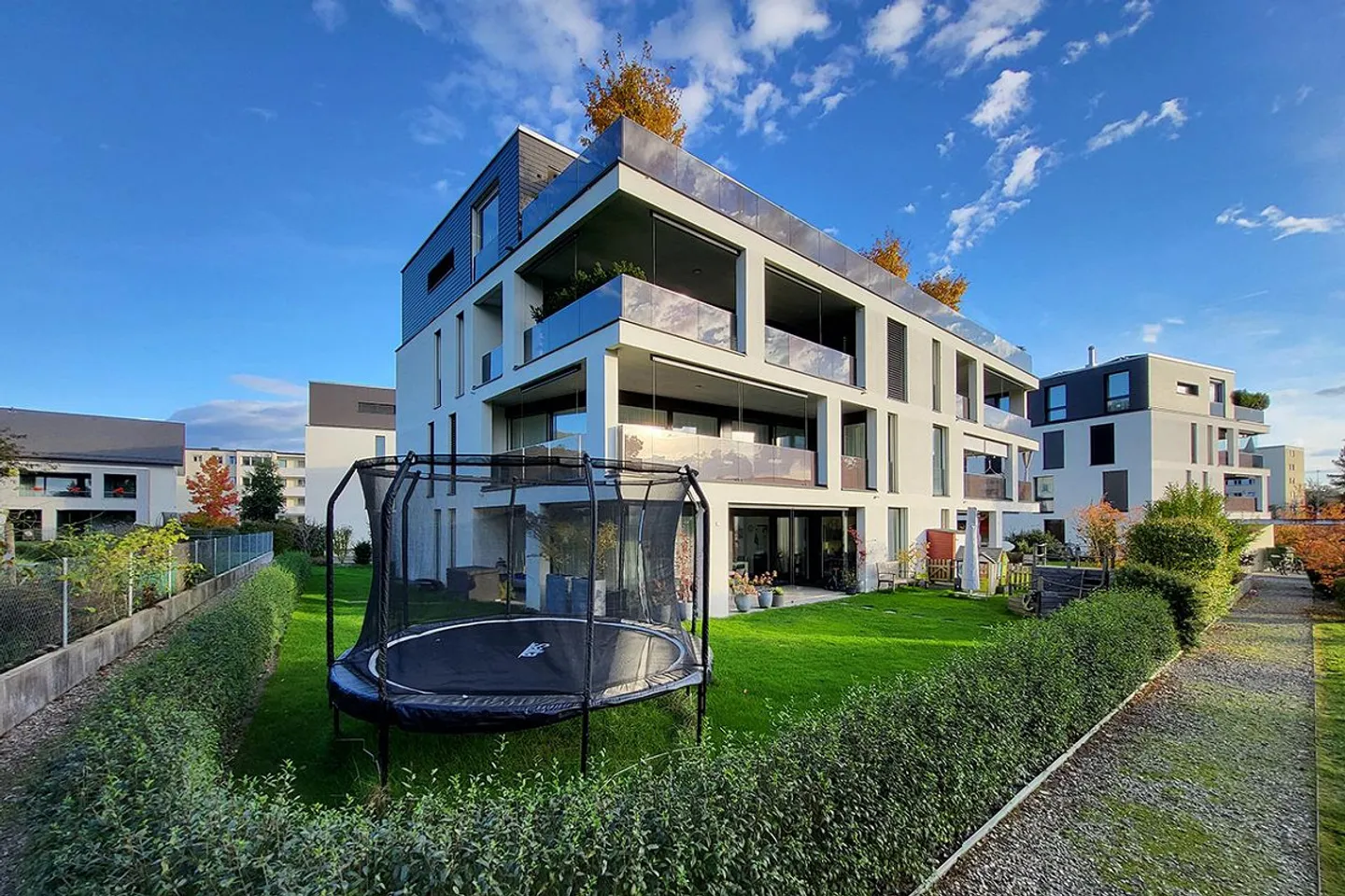 «Maison» dans la Maison – Appartement de jardin de haute qualité avec certificat Minergie-P - Photo 1 sur 15