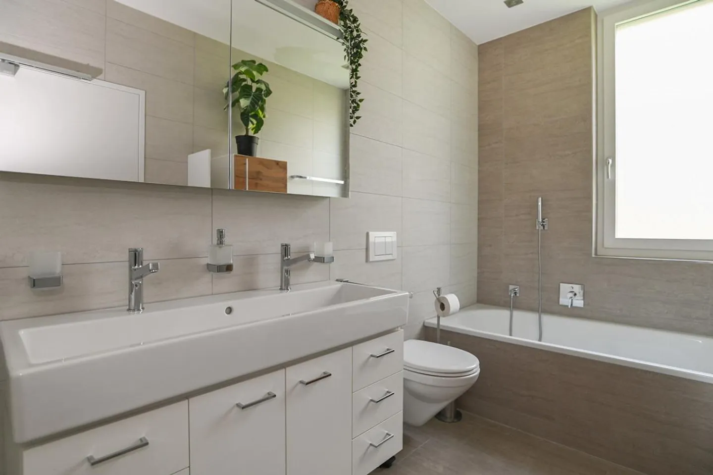 «Maison» dans la Maison – Appartement de jardin de haute qualité avec certificat Minergie-P - Photo 9 sur 15