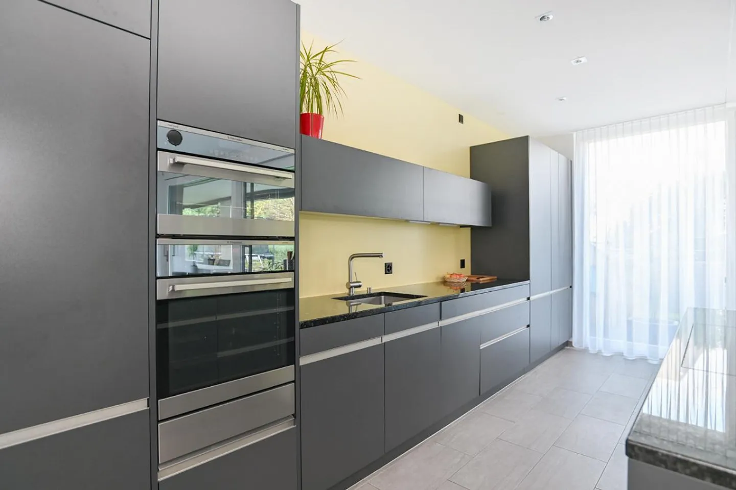 «Maison» dans la Maison – Appartement de jardin de haute qualité avec certificat Minergie-P - Photo 6 sur 15