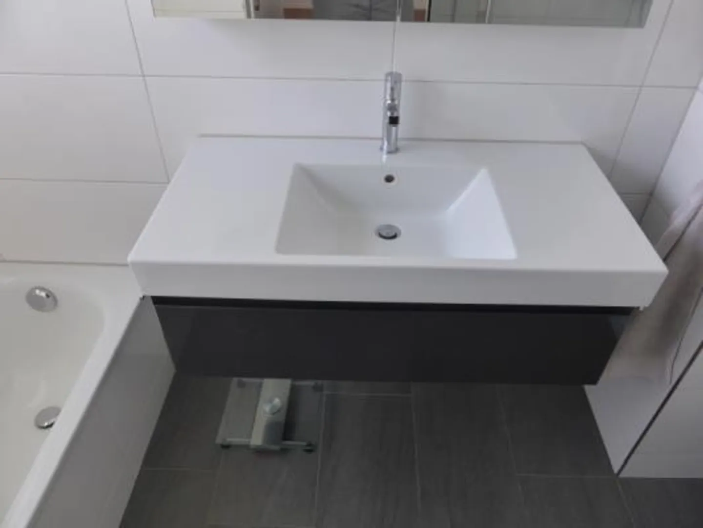 Moderno appartamento attico di 3,5 stanze a Muttenz con garage - Foto 3 di 27