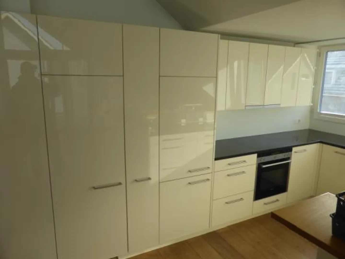 Moderno appartamento attico di 3,5 stanze a Muttenz con garage - Foto 4 di 27