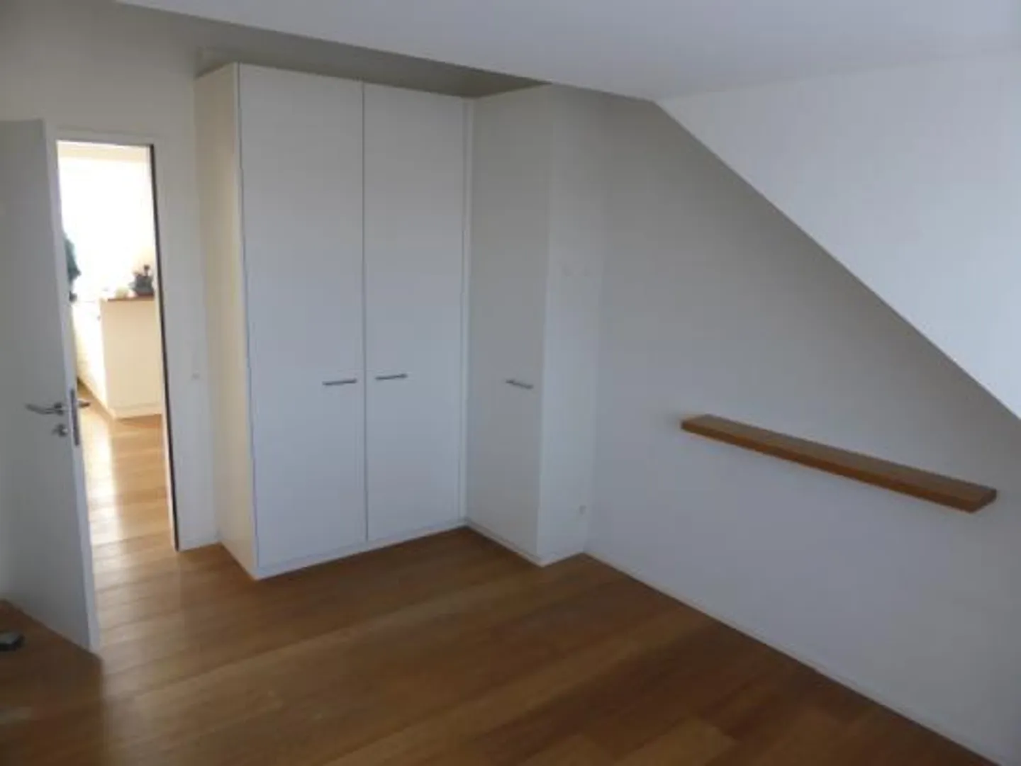 Moderno appartamento attico di 3,5 stanze a Muttenz con garage - Foto 8 di 27