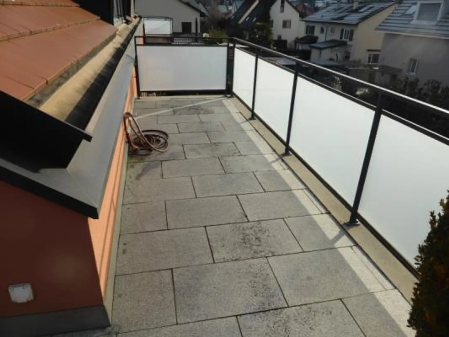 Moderno appartamento attico di 3,5 stanze a Muttenz con garage - Foto 20 di 27