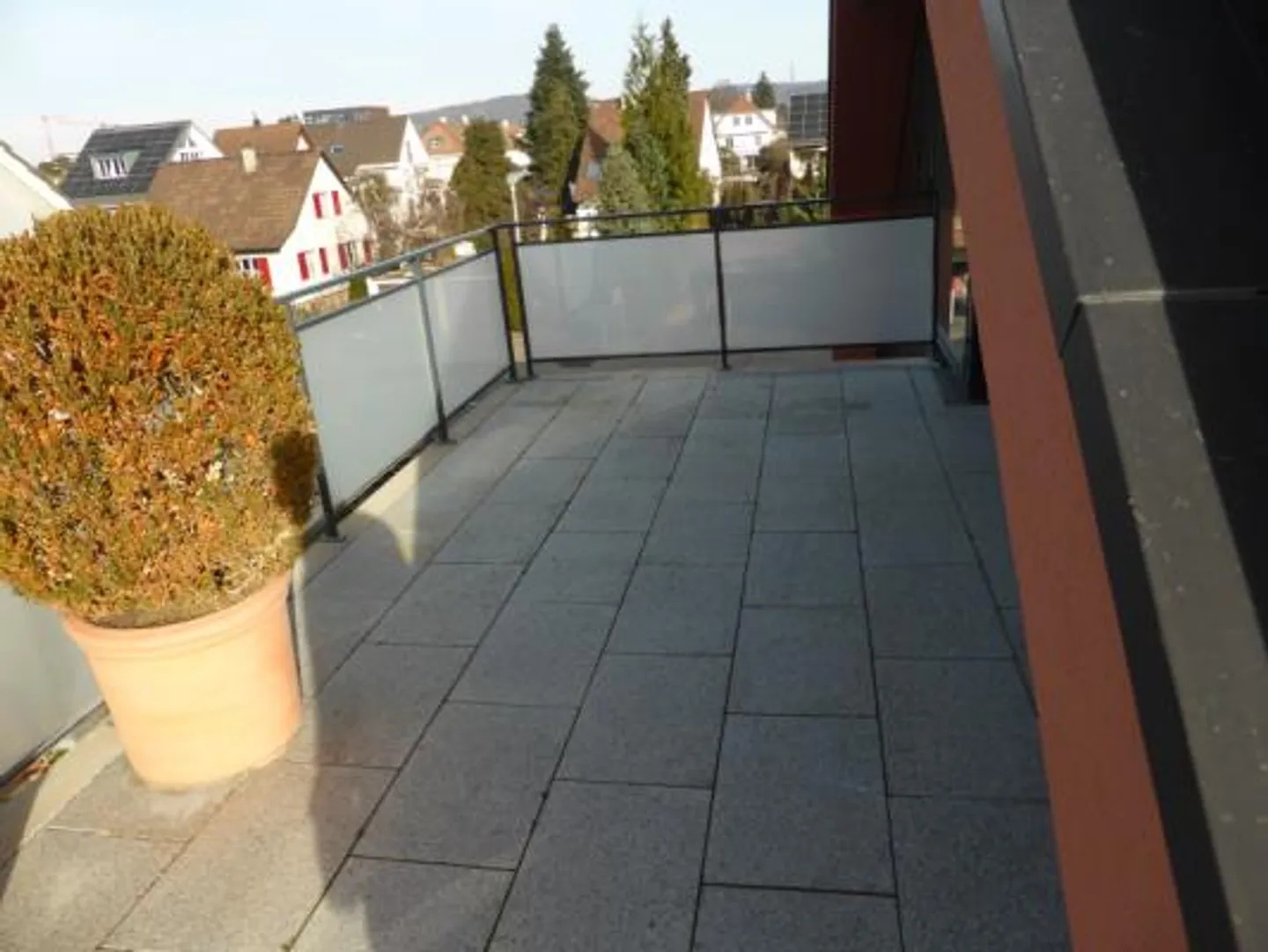 Moderno appartamento attico di 3,5 stanze a Muttenz con garage - Foto 21 di 27