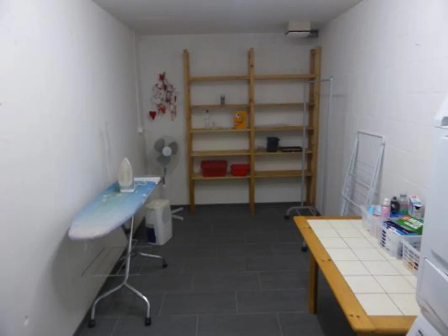 Moderno appartamento attico di 3,5 stanze a Muttenz con garage - Foto 22 di 27