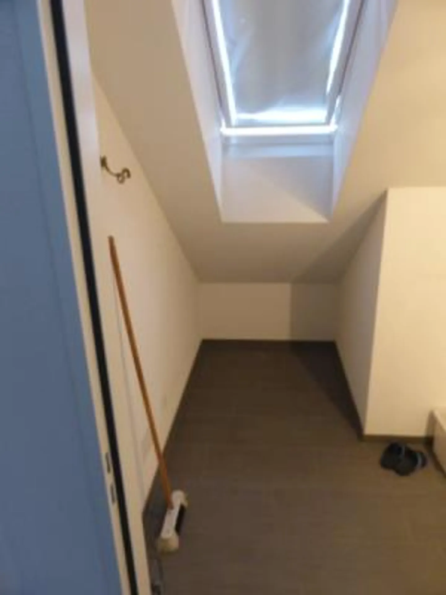 Moderno appartamento attico di 3,5 stanze a Muttenz con garage - Foto 18 di 27