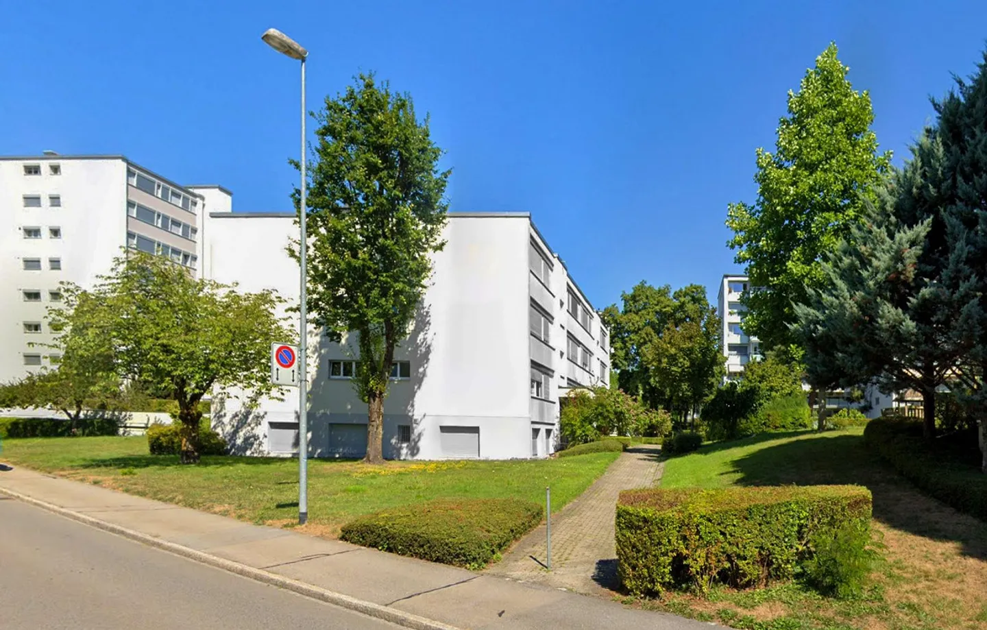 Rarità: appartamento tranquillo di 3,5 locali con balcone a Steinhausen - Foto 1 di 5