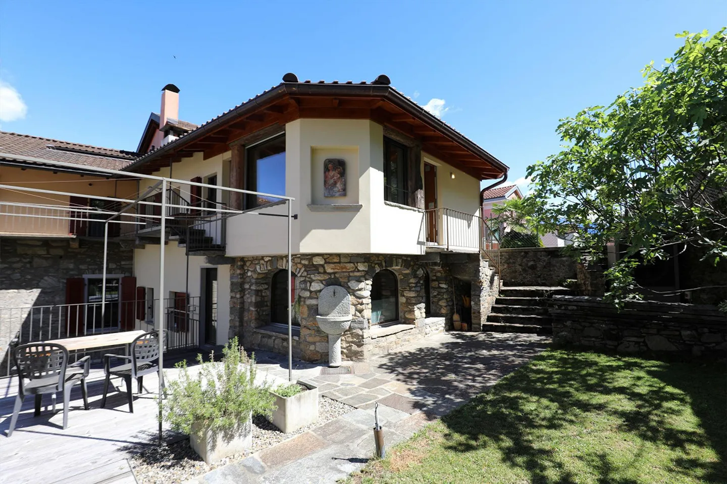 Attractive, completely renovated 2.5-room maisonette apartment - Photo 21 of 28