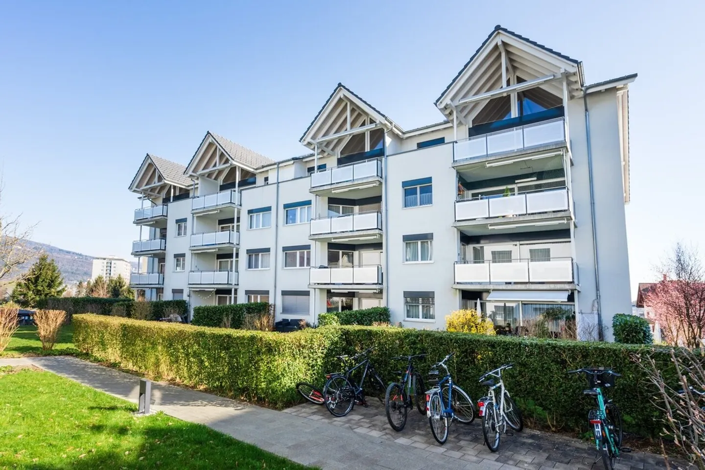 Appartement spacieux avec galerie - Photo 1 sur 9