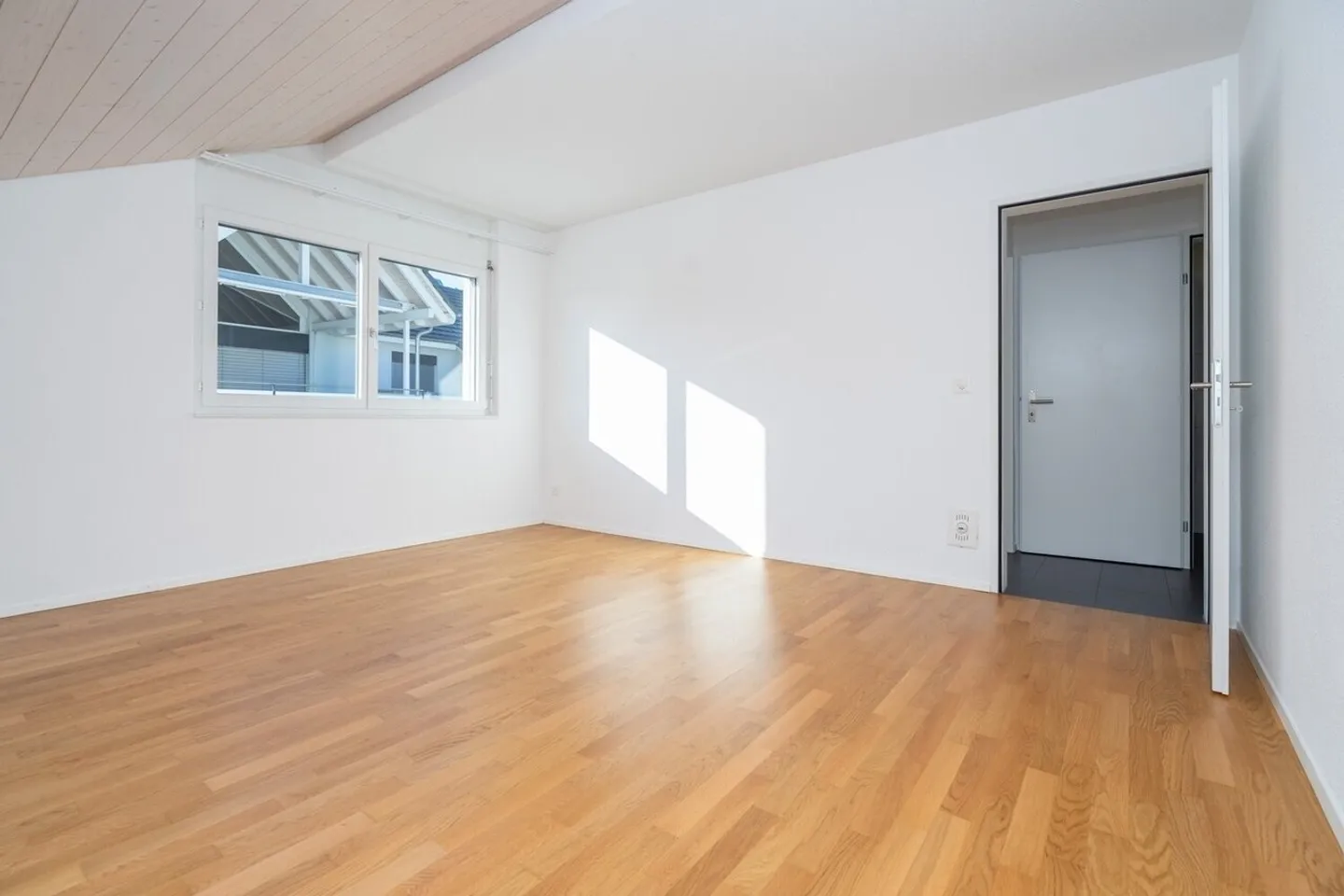 Appartement spacieux avec galerie - Photo 7 sur 9