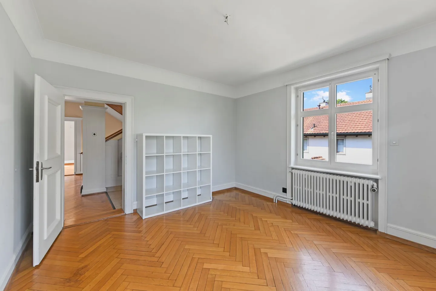 Historical Art Nouveau villa with charm, large garden and plenty of space for your living dreams - Photo 15 of 58