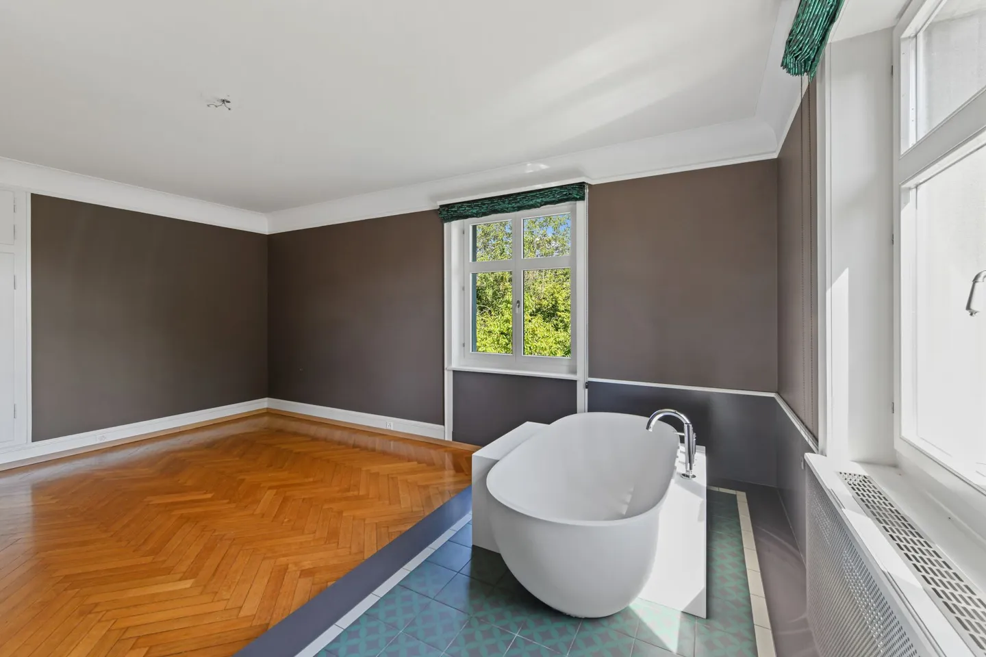 Historical Art Nouveau villa with charm, large garden and plenty of space for your living dreams - Photo 17 of 58