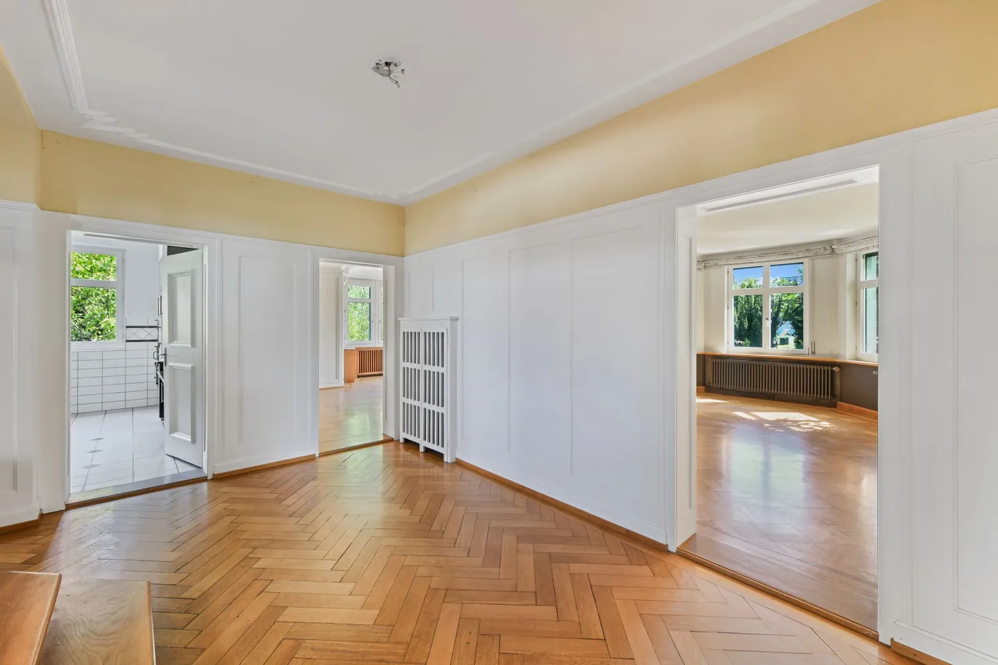 Historical Art Nouveau villa with charm, large garden and plenty of space for your living dreams - Photo 19 of 58