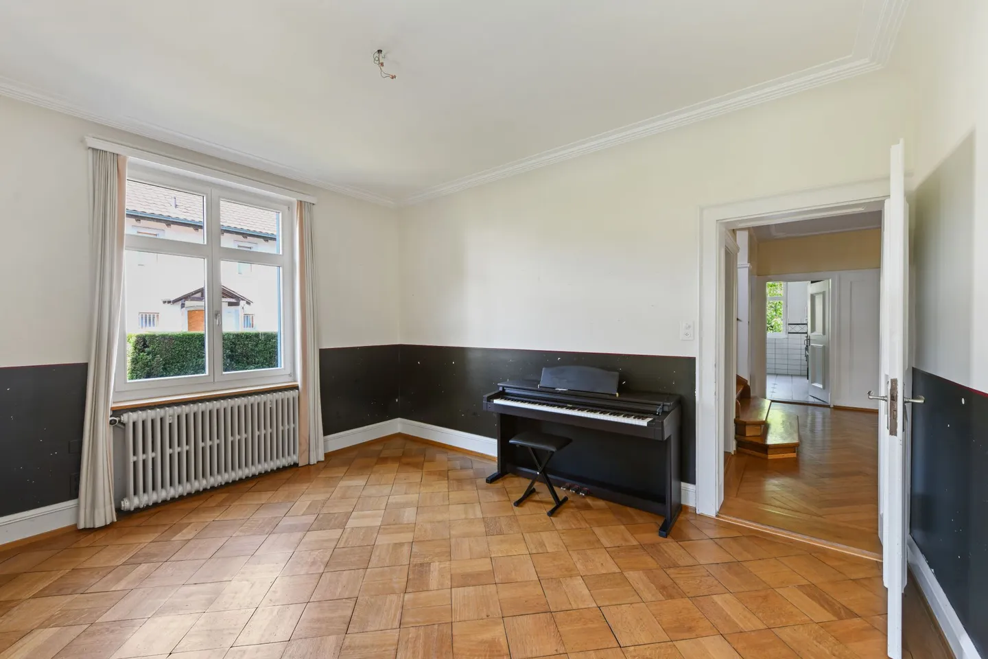 Historical Art Nouveau villa with charm, large garden and plenty of space for your living dreams - Photo 22 of 58