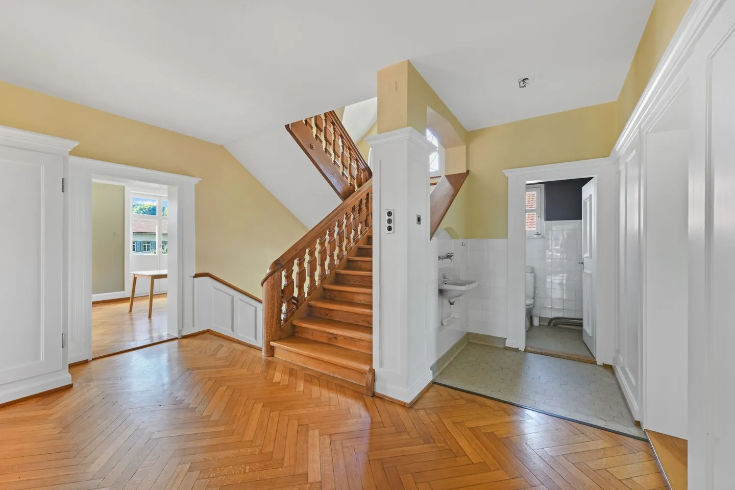 Historical Art Nouveau villa with charm, large garden and plenty of space for your living dreams - Photo 28 of 58