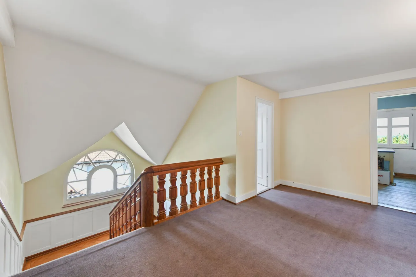 Historical Art Nouveau villa with charm, large garden and plenty of space for your living dreams - Photo 35 of 58