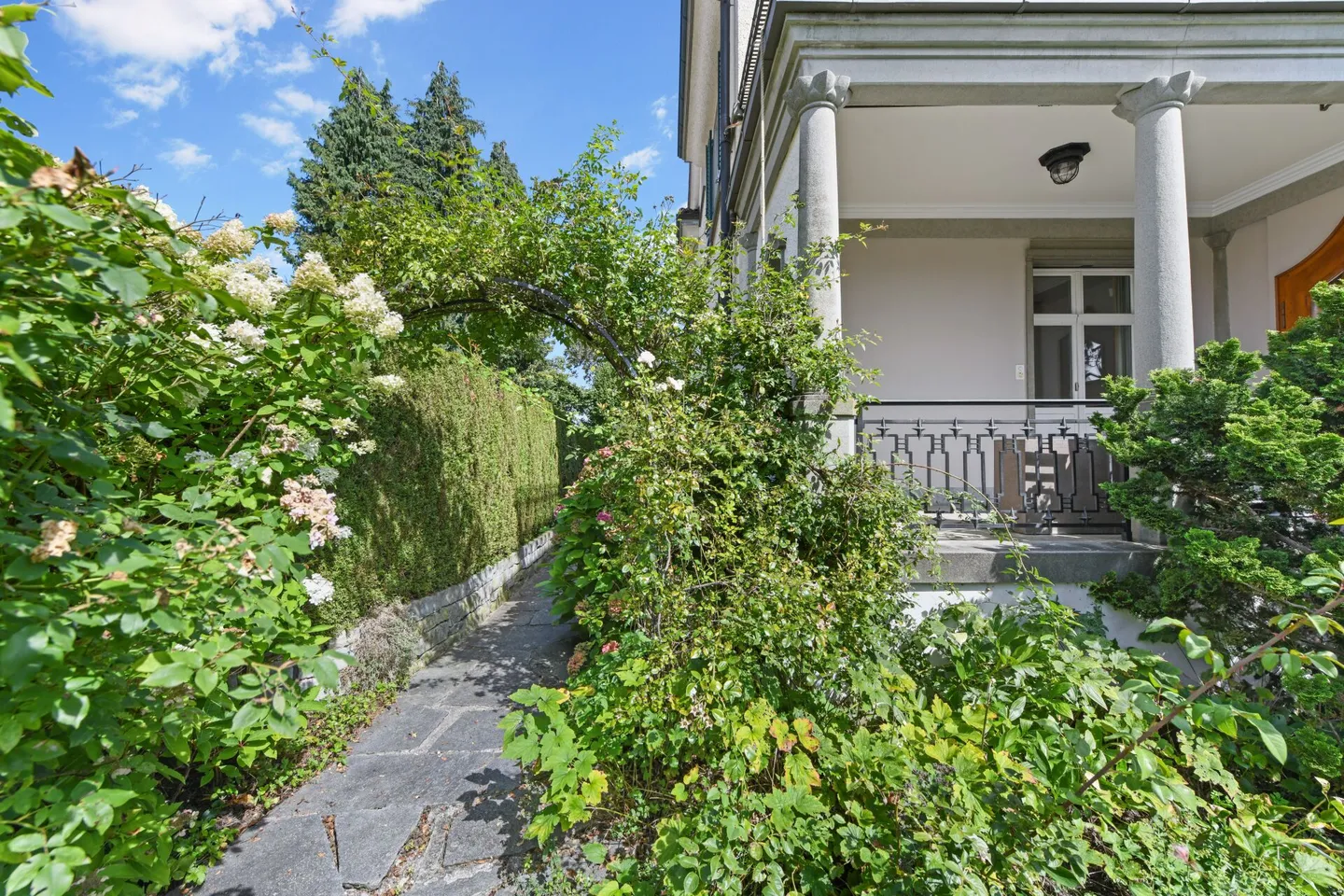 Historical Art Nouveau villa with charm, large garden and plenty of space for your living dreams - Photo 40 of 58