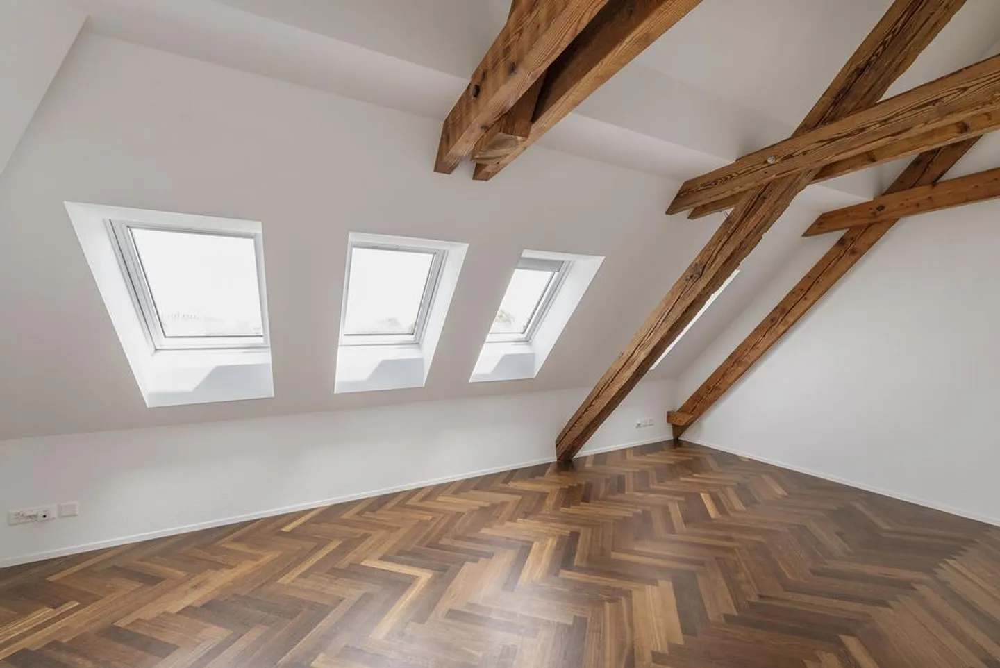 Charmante Dachwohnung mit 2 Zimmern - Foto 9 von 10